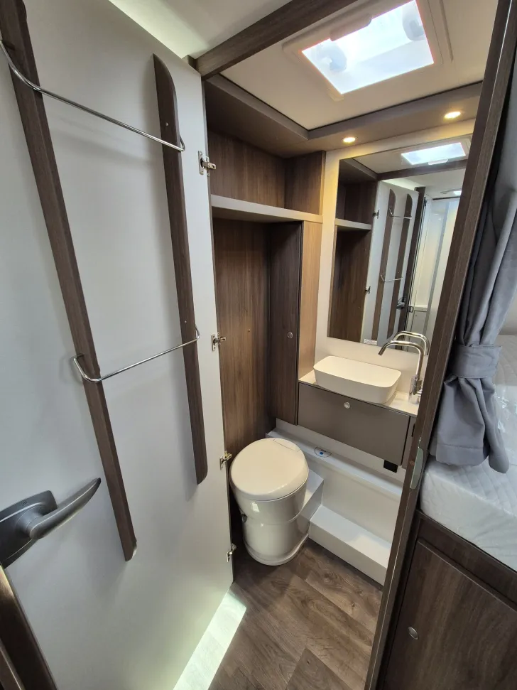 Fahrzeugbild Carado T447 pro+ *Hubbett*Bettumb.*Vorber.-Solar/RFK* #31