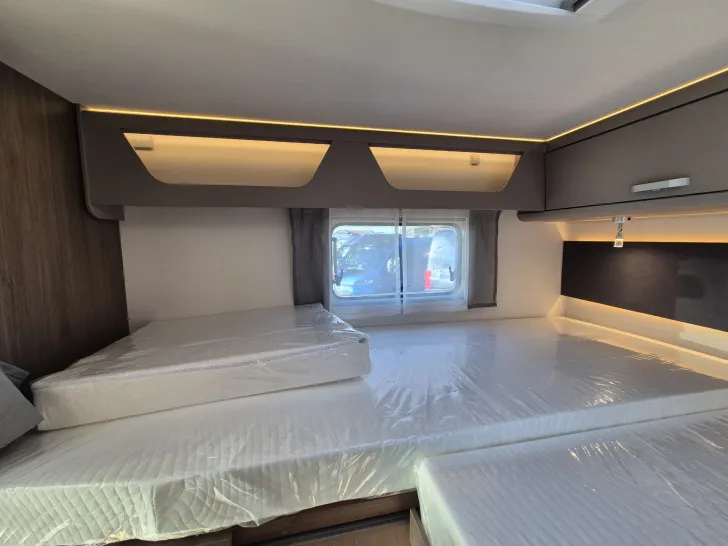 Fahrzeugbild Carado T447 pro+ *Hubbett*Bettumb.*Vorber.-Solar/RFK* #38