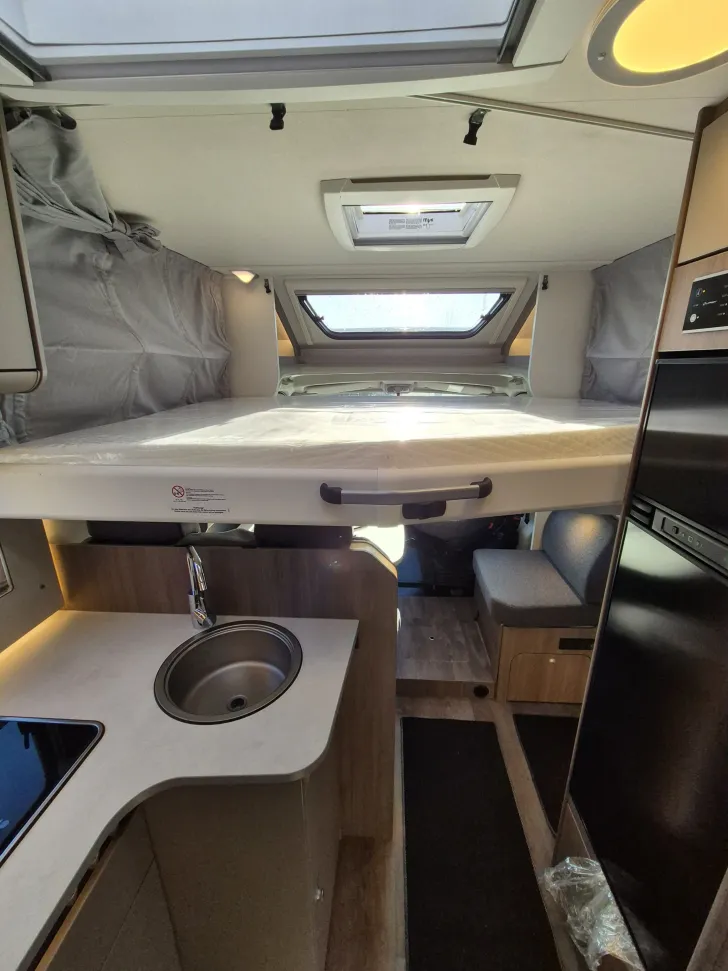 Fahrzeugbild Carado T447 pro+ *Hubbett*Bettumb.*Vorber.-Solar/RFK* #41