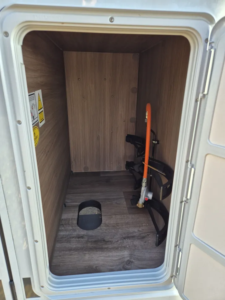 Fahrzeugbild Carado T447 pro+ *Hubbett*Bettumb.*Vorber.-Solar/RFK* #46