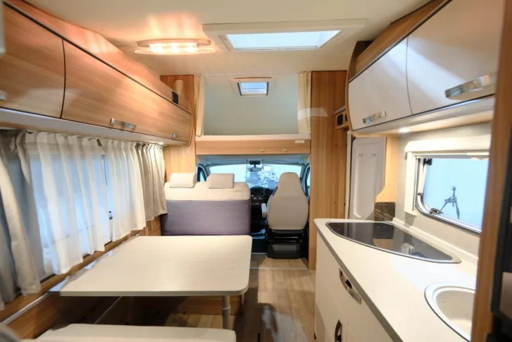 Fahrzeugbild Weinsberg Cara Home 700 DG/Festbett/Garage/Tempomat #10