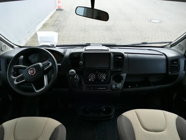 Fahrzeugbild Weinsberg CaraHome 600 DKG aus Vermietflotte #13