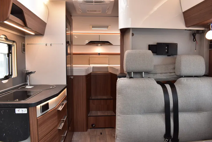 Fahrzeugbild Hymer B-Klasse MC T 580 Mercedes, Doppelboden, ab Nov. #9