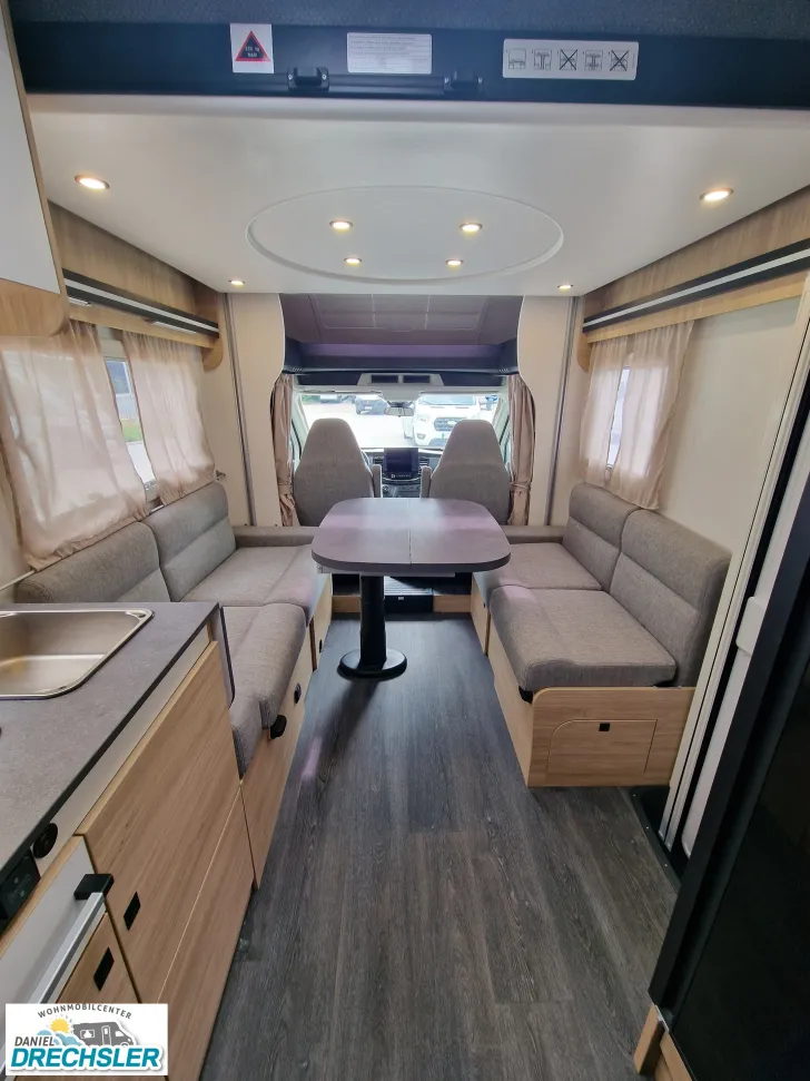 Fahrzeugbild Challenger 380 Break Edition #7