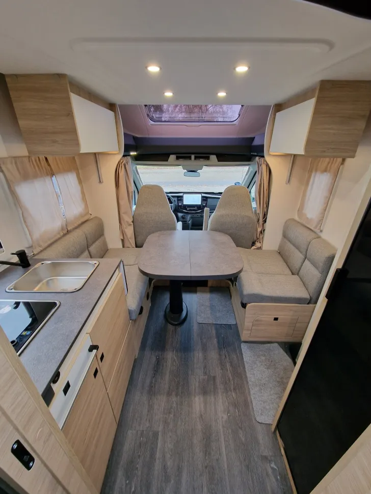 Fahrzeugbild Challenger 337 Break Edition Hubbett + Arctic #8