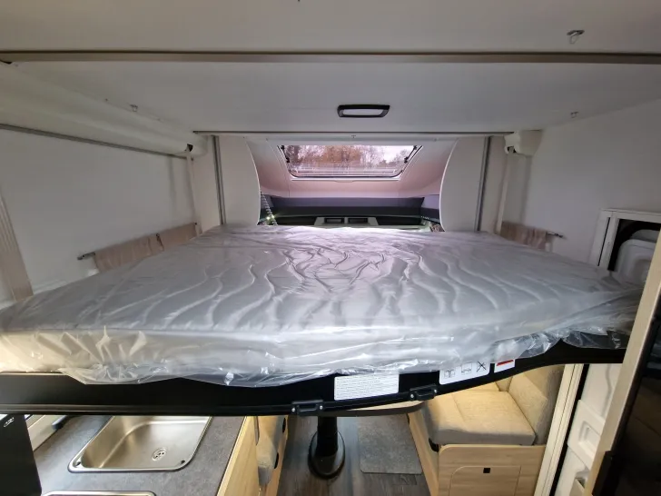 Fahrzeugbild Challenger 337 Break Edition Hubbett + Arctic #11