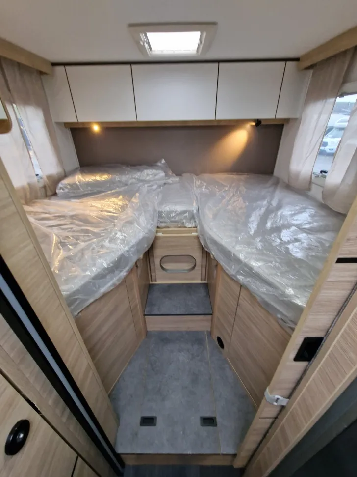 Fahrzeugbild Challenger 337 Break Edition Hubbett + Arctic #13