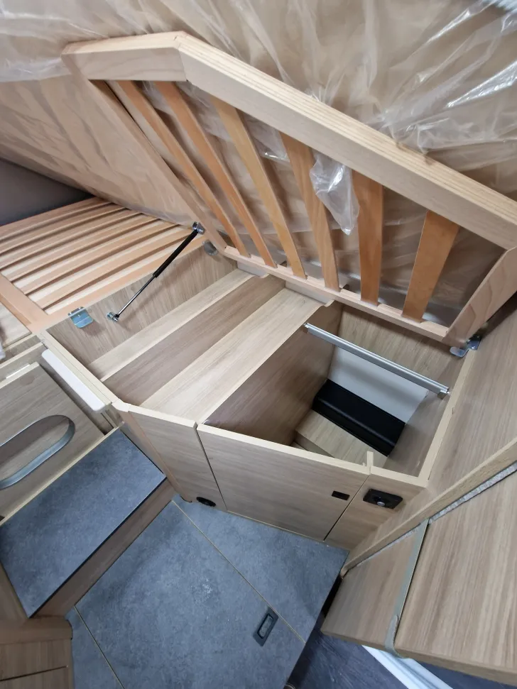 Fahrzeugbild Challenger 337 Break Edition Hubbett + Arctic #14