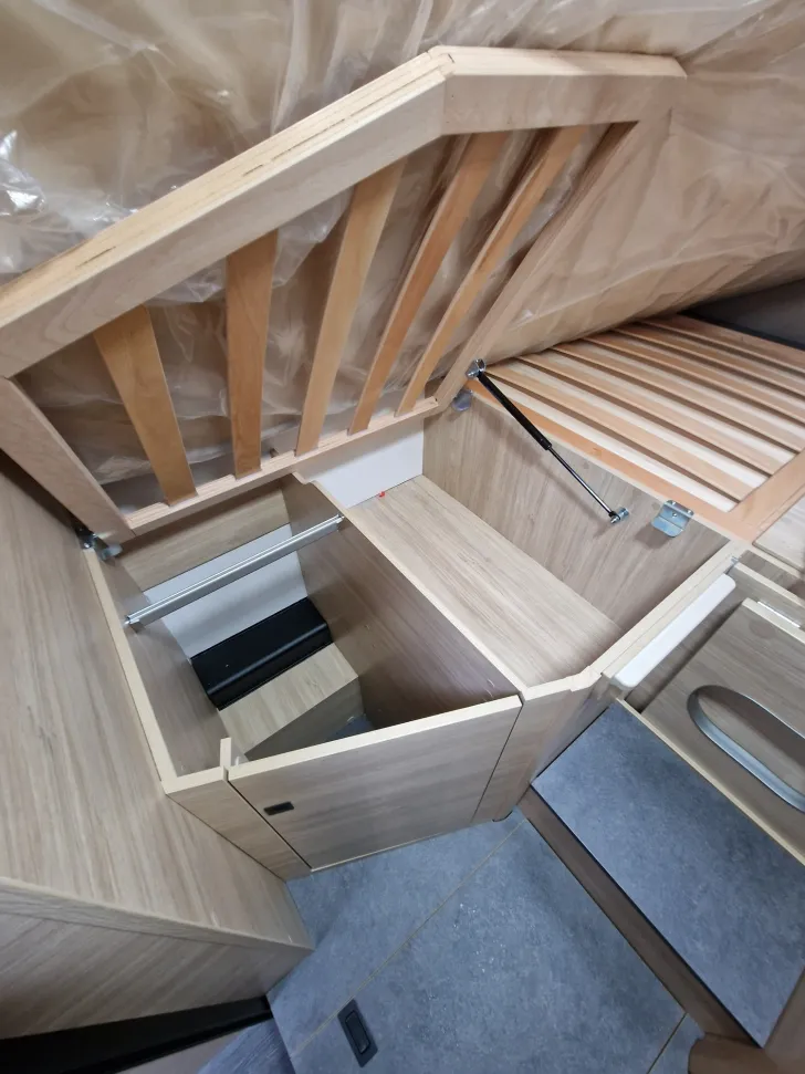 Fahrzeugbild Challenger 337 Break Edition Hubbett + Arctic #15