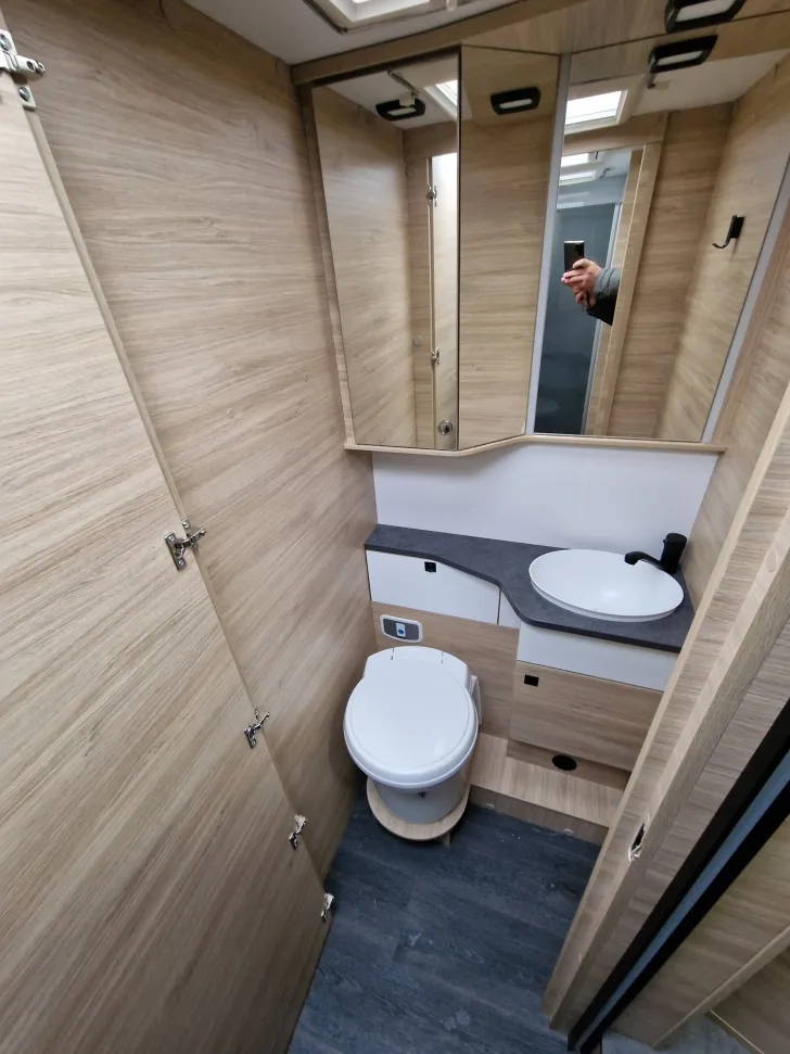 Fahrzeugbild Challenger 337 Break Edition Hubbett + Arctic #16