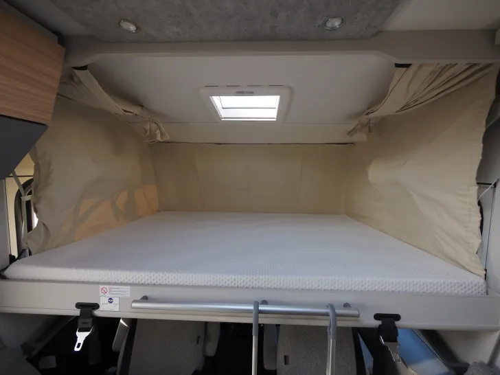 Fahrzeugbild Dethleffs Pulse I 7051 DBM GT, SAT/TV, Markise, Kam. #13