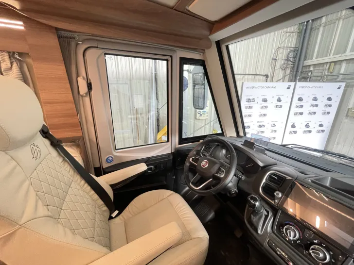 Fahrzeugbild Knaus SUN I 900 LEG *Media*Festtank-Toi.* #8