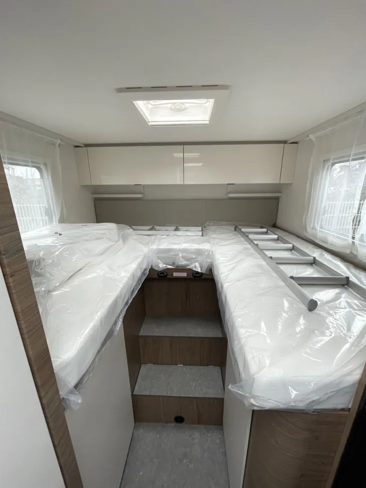 Fahrzeugbild Corigon Advanced T 700 S Autom. Lithium Hubbett 2xSolar #9