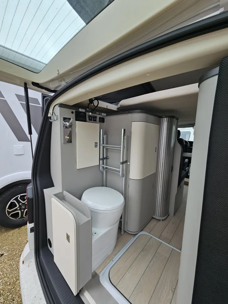 Fahrzeugbild Westfalia Kepler One 204PS 17ZollRäder|Festtoil.|Solar|LED #7