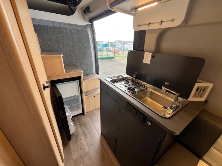 Fahrzeugbild Sunlight Camper Van CLIFF 540 Vanlife Schwarz metallic #12