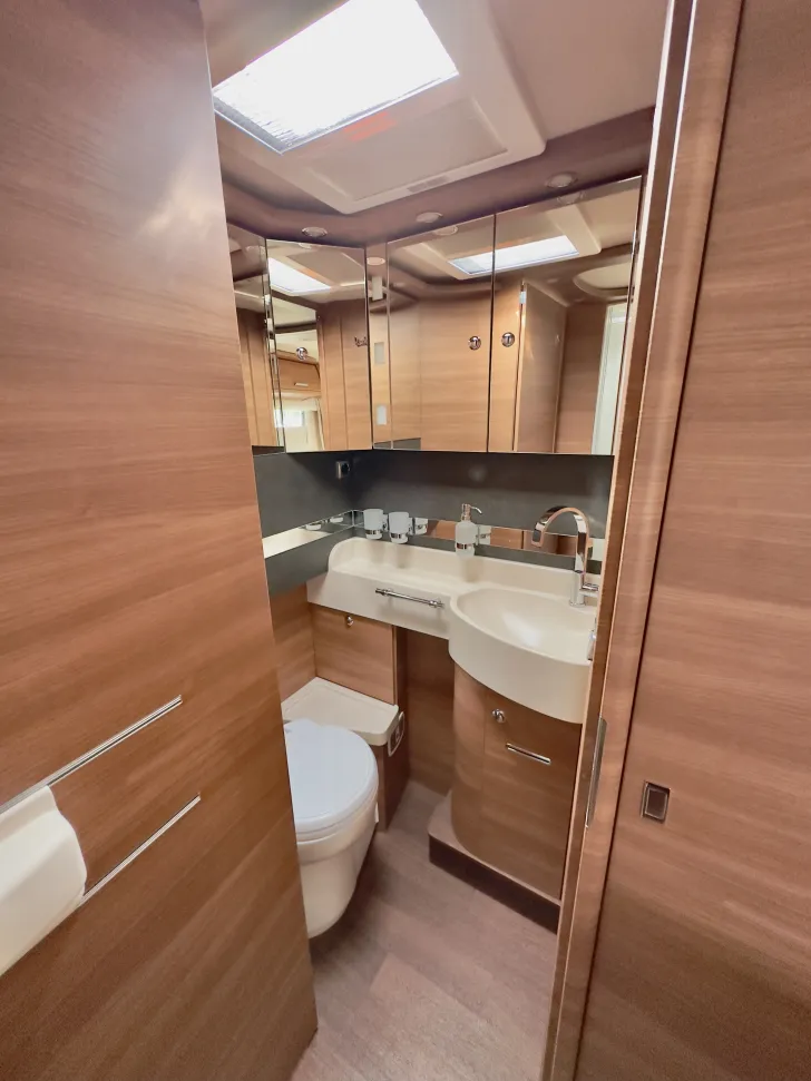 Fahrzeugbild Carthago chic c-line 4.9 LE L #7