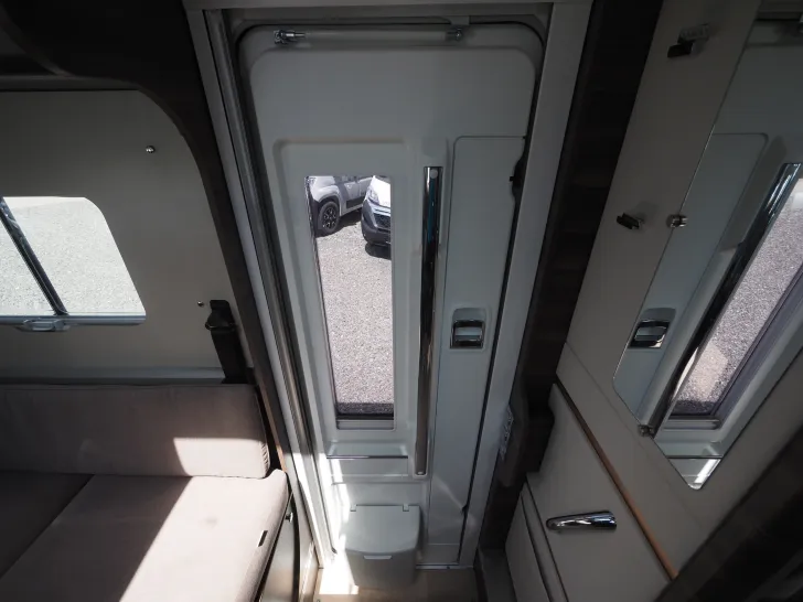 Fahrzeugbild Laika ECOVIP H 4109DS, 180 PS Autom., Tageszul. #6