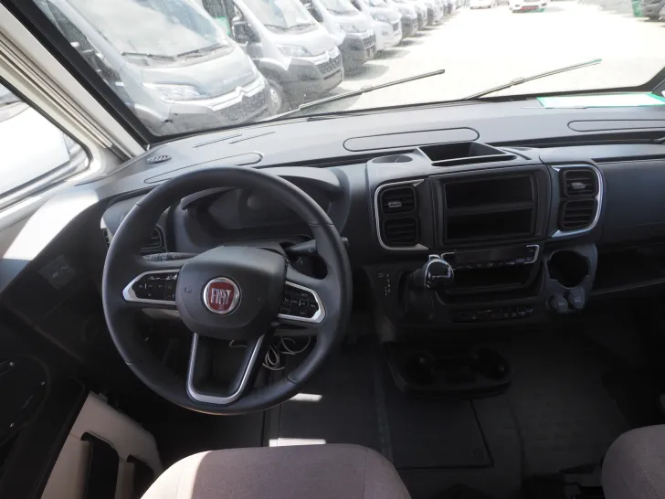 Fahrzeugbild Laika ECOVIP H 4109DS, 180 PS Autom., Tageszul. #17