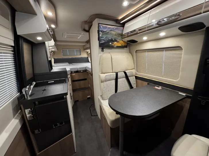 Fahrzeugbild Malibu Genius 641 LE 4x4 Black Edition Mercedes (625) #15