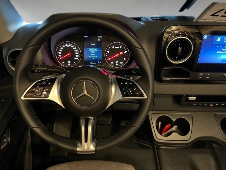 Fahrzeugbild Malibu Genius 641 LE 4x4 Black Edition Mercedes (628) #10