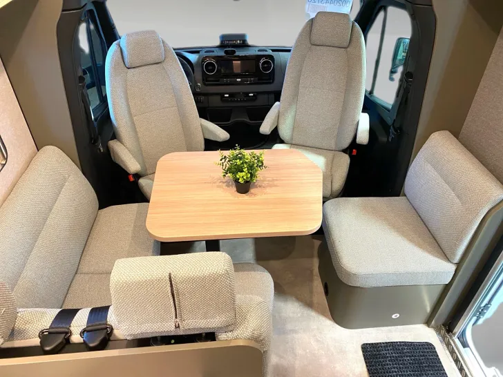 Fahrzeugbild Hymer GT-S 600 XXL Bett #11