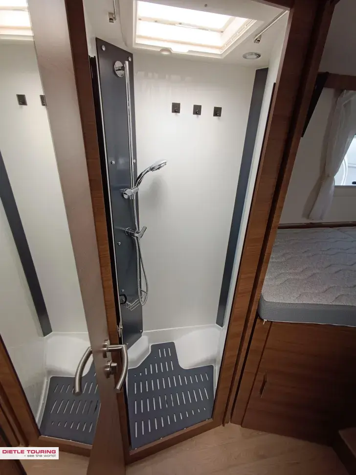 Fahrzeugbild Rapido Serie 80dF 8066dF Ultimate Line #15