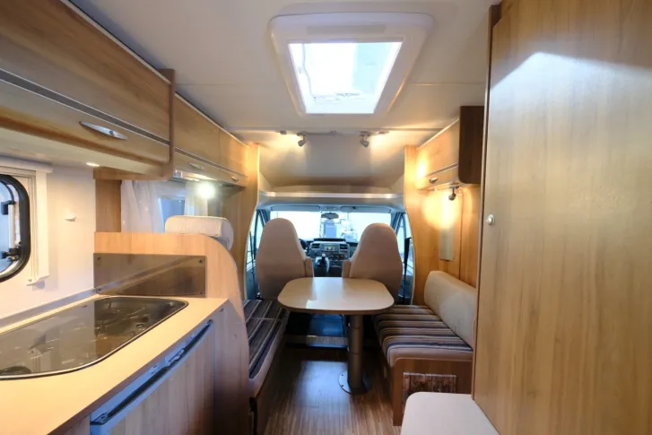 Fahrzeugbild Bürstner Nexxo T 610 / Festbett / 2x Klima/ PREISGARANTIE #9