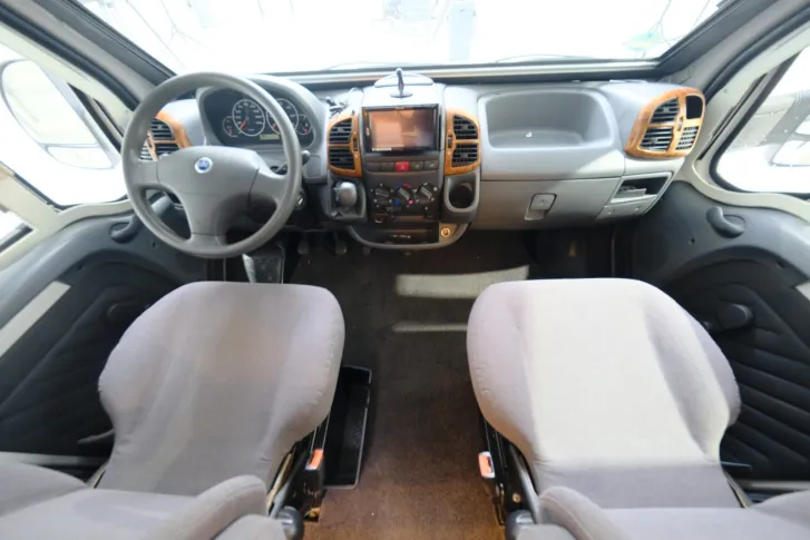 Fahrzeugbild Weinsberg Orbiter 790MQ/Festbett/Garage/2xKlima/Hubstützen #7
