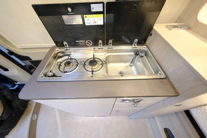 Fahrzeugbild Bürstner Campeo 540/9-Gang Automatik/1.Hand/Festbett/TOP #15