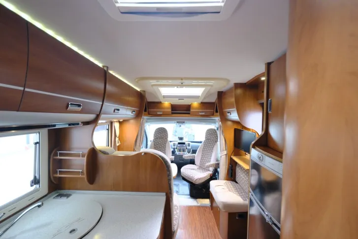 Fahrzeugbild Laika Kreos 3009/Einzelbetten/Garage/Klima/Solar/AHK #9
