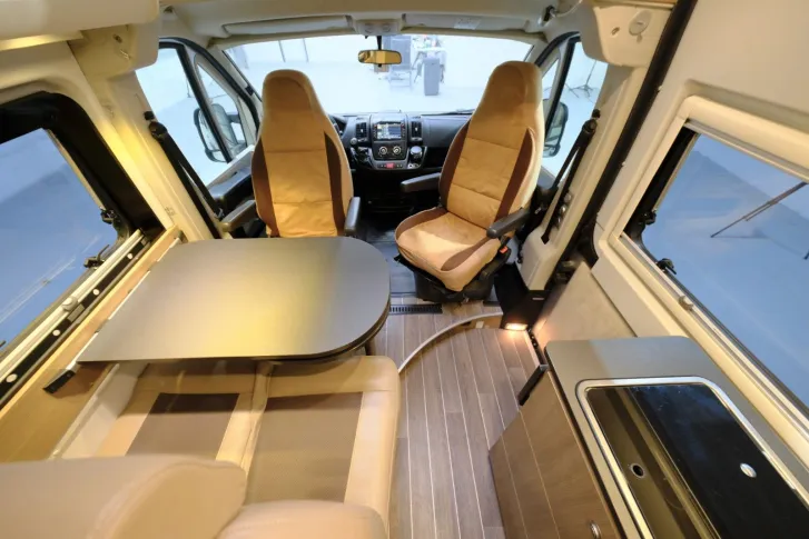 Fahrzeugbild Adria Twin 640 SLX Platinum/Einzelbetten/Klima/Solar #10