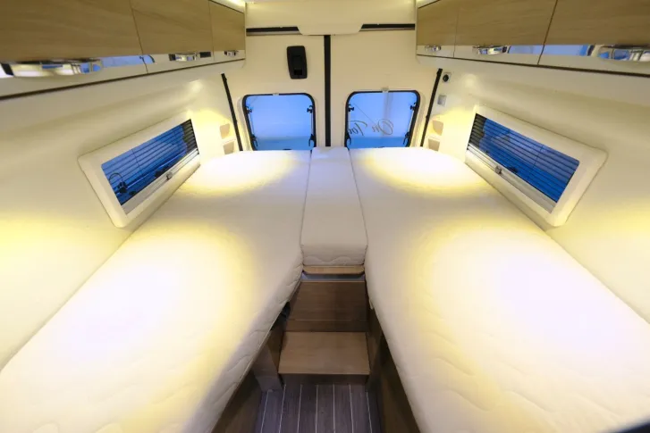 Fahrzeugbild Adria Twin 640 SLX Platinum/Einzelbetten/Klima/Solar #13