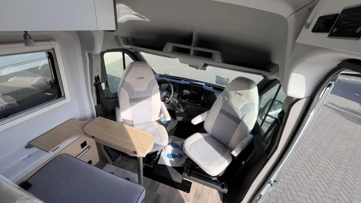 Fahrzeugbild LMC Innovan Ford 592 #8