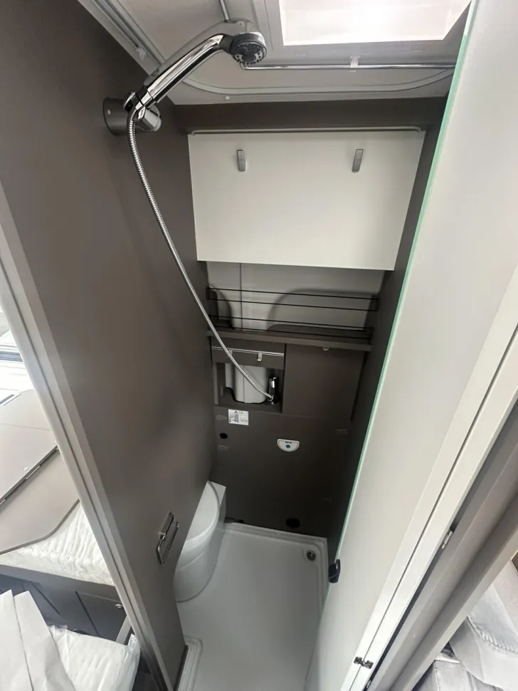 Fahrzeugbild LMC Innovan Ford 592 #11