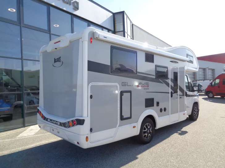 Fahrzeugbild McLouis Glamys 365 #6