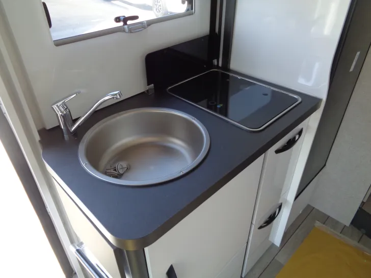 Fahrzeugbild McLouis Glamys 365 #10