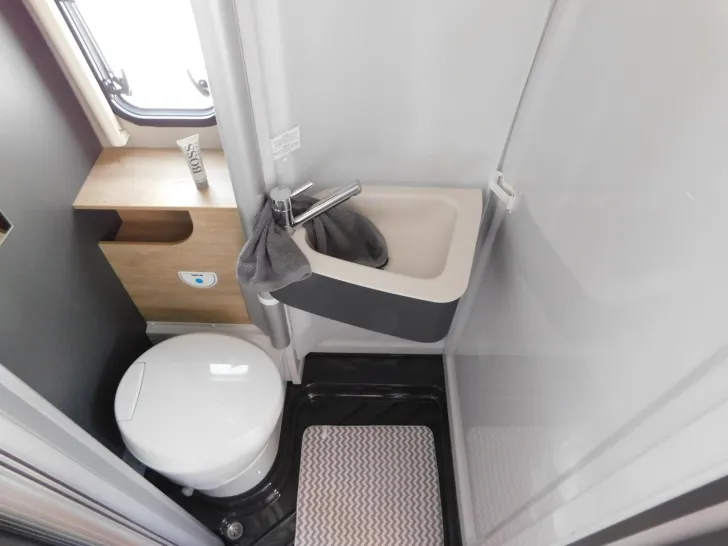 Fahrzeugbild Dethleffs Globetrail 600 DS Combi6D+Schlafdach+Alle Pakete #13