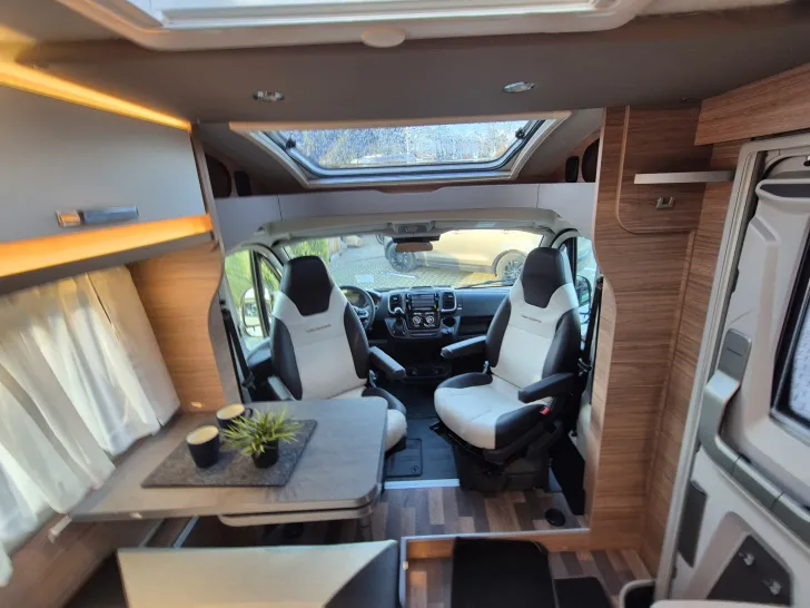 Fahrzeugbild Weinsberg CaraCompact 600 MEG EDITION [PEPPER] #35