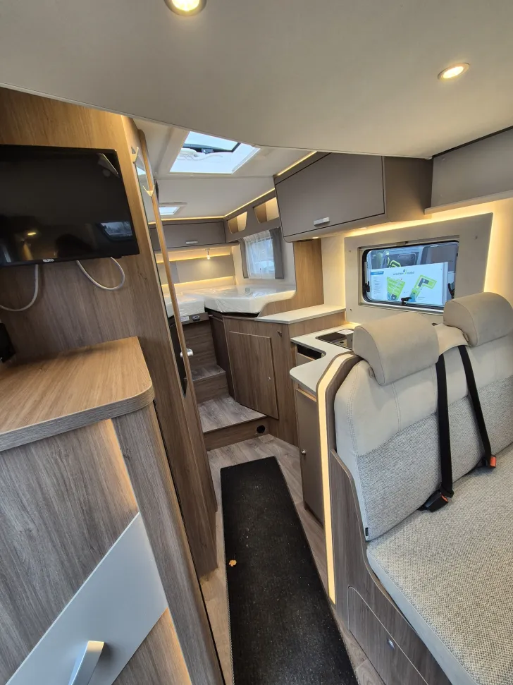 Fahrzeugbild Carado T338 pro+ *Automatik*Hubbett*Fahrradträger* #10