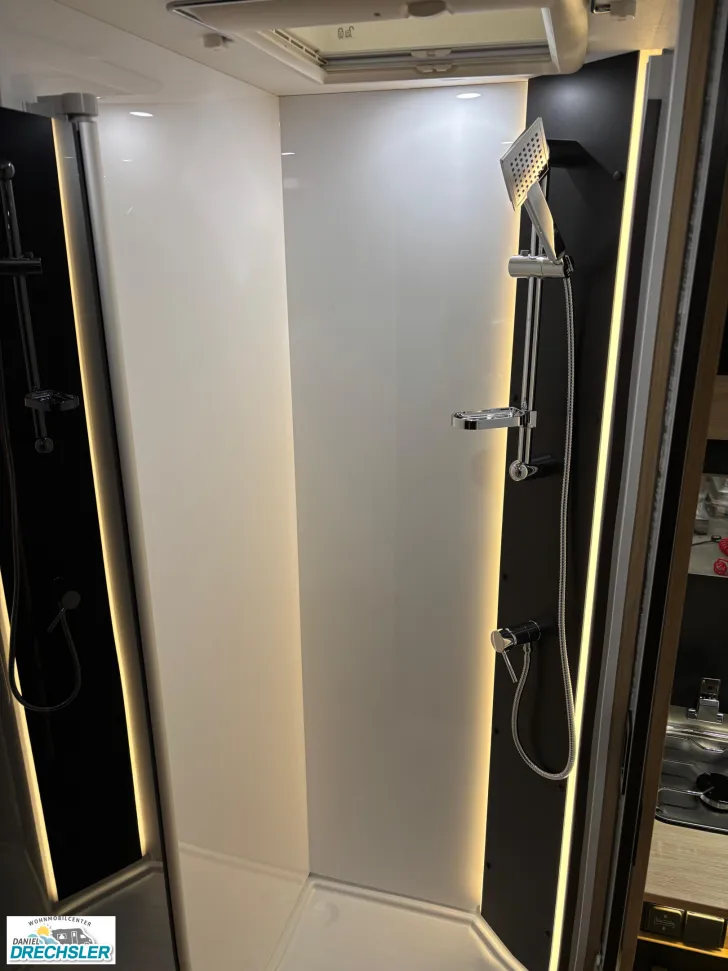 Fahrzeugbild Challenger 270 Graphite Edition #17