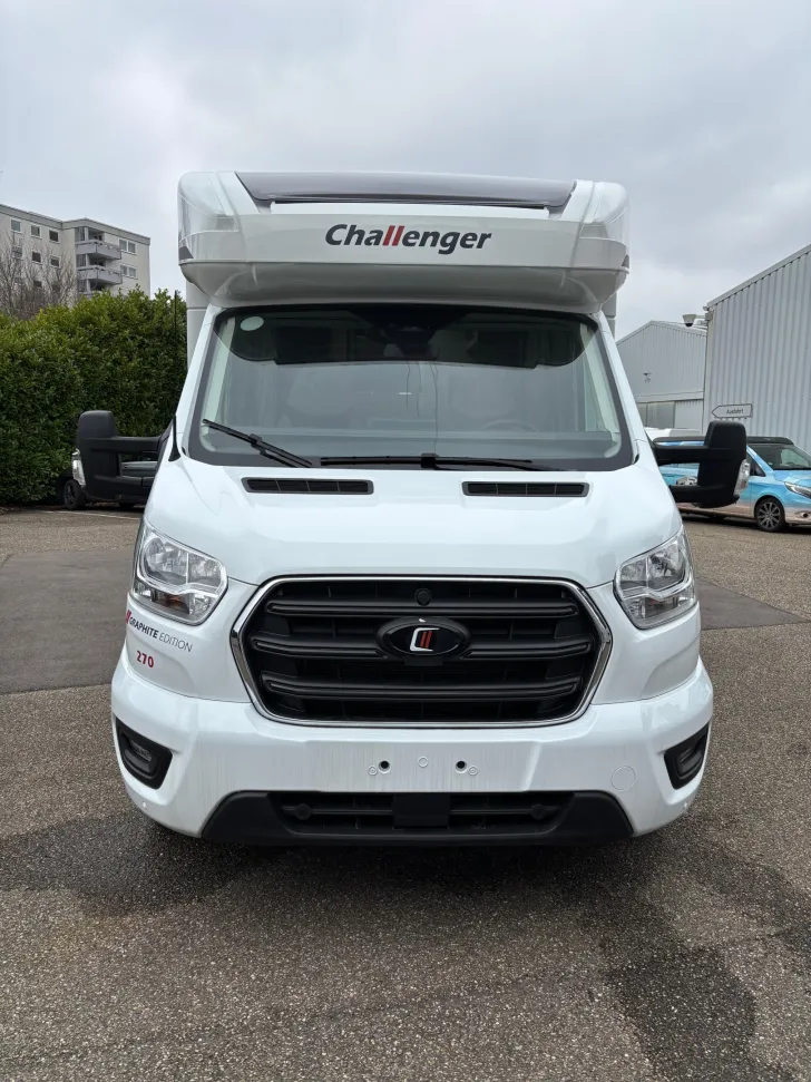 Fahrzeugbild Challenger 270 Graphite Edition #3