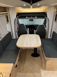 Fahrzeugbild Challenger 270 Graphite Edition #7