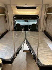 Fahrzeugbild Challenger 270 Graphite Edition #8