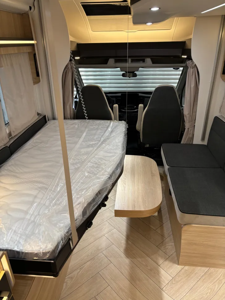 Fahrzeugbild Challenger 270 Graphite Edition #9