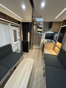 Fahrzeugbild Challenger 270 Graphite Edition #11