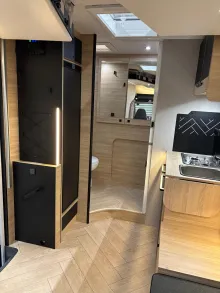 Fahrzeugbild Challenger 270 Graphite Edition #13