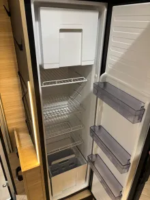 Fahrzeugbild Challenger 270 Graphite Edition #14