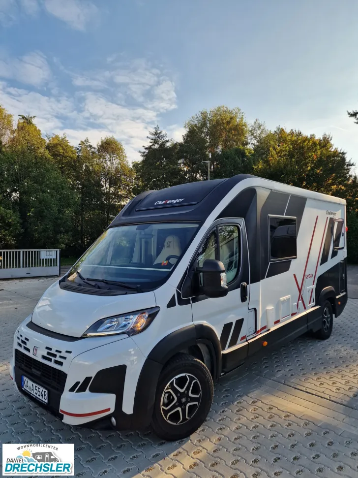 Fahrzeugbild Challenger X 250 Open Edition #1