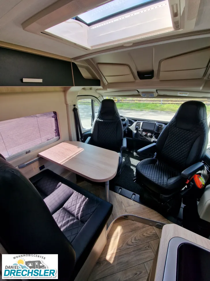 Fahrzeugbild Challenger V 217 Sport Edition #6