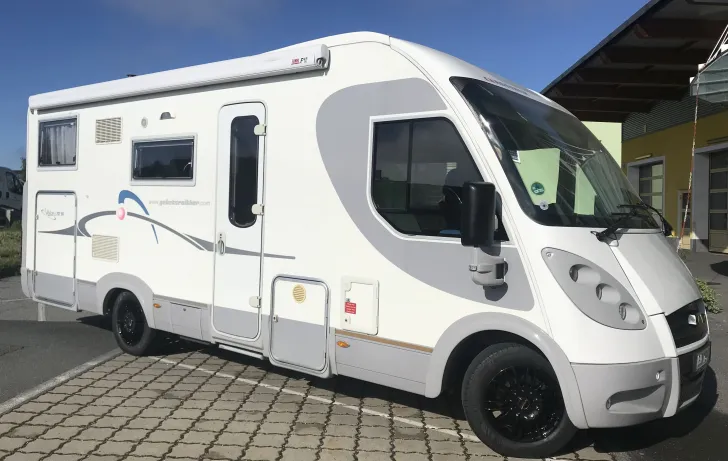 Fahrzeugbild Adria Vision I 707 SG mit Hubstützen #1